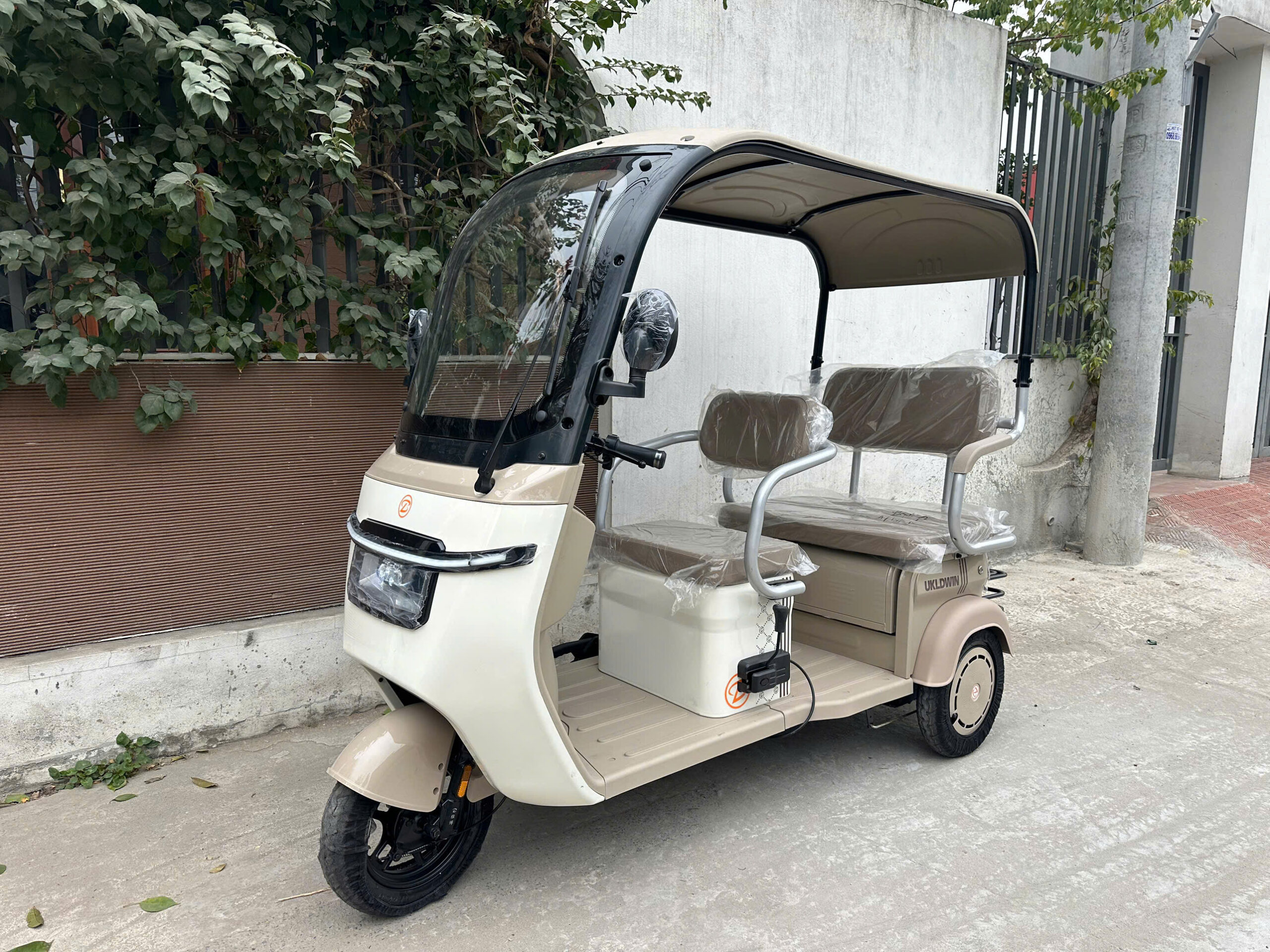 Minibus 4 chỗ