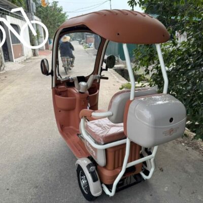 Sxlong J700 sở hữu thiết kế 3 bánh chắc chắn