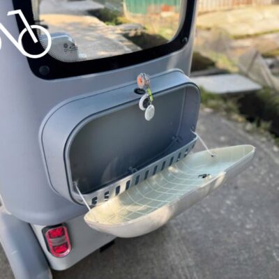 Cốp xe Santong E400 có thể để đồ cá nhân, hàng hoá nhỏ gọn